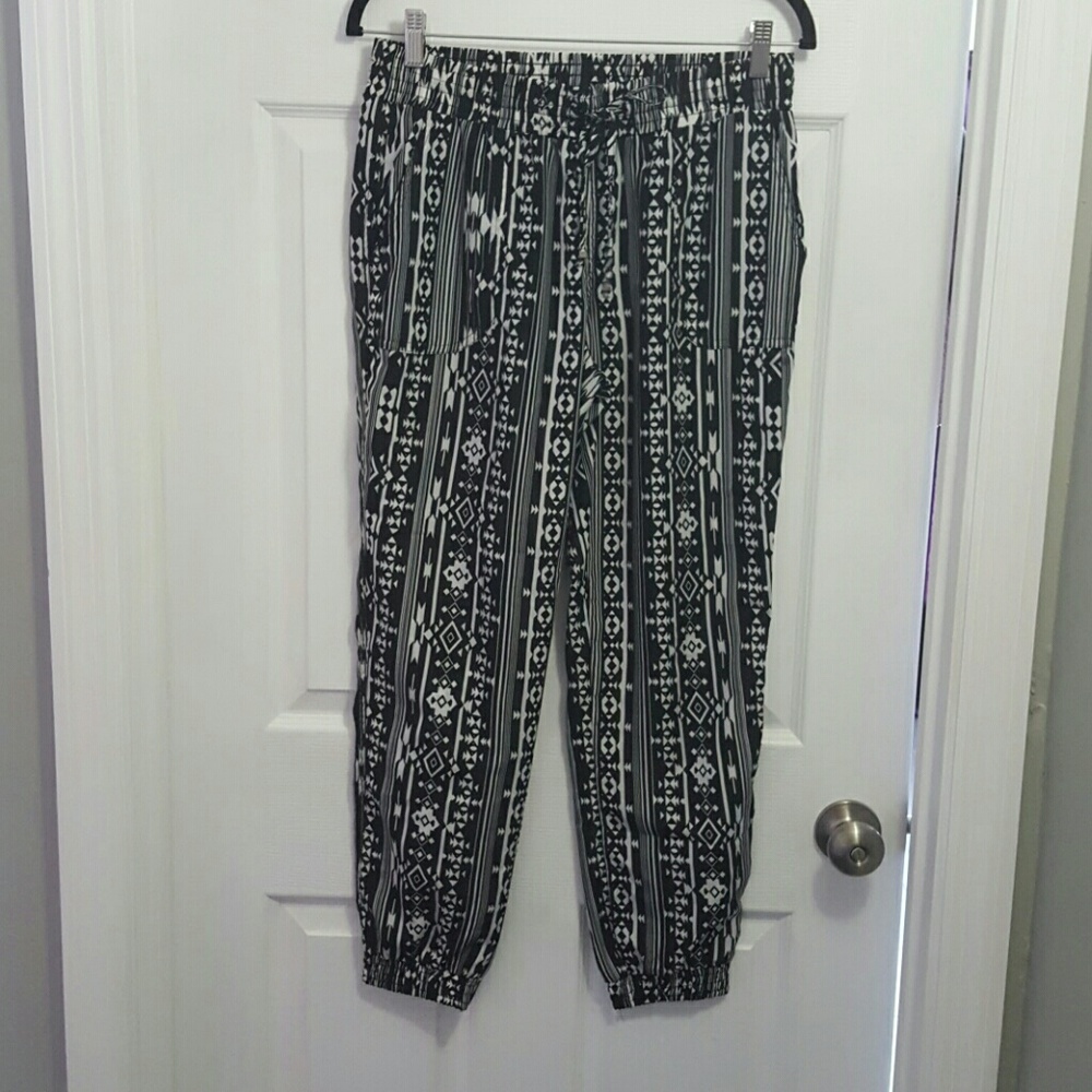 ⬇️Aztec printed harem pants